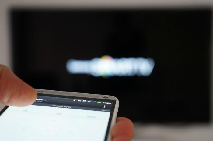How to use your HTC One as a TV remote