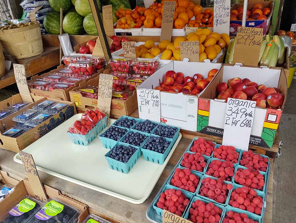 Motorola moto z4 sample photo: Fruit market