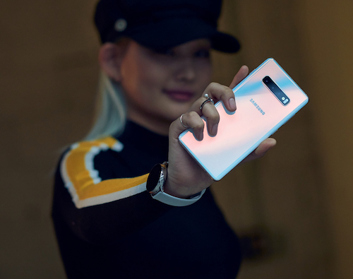 Galaxy S10e Lifestyle