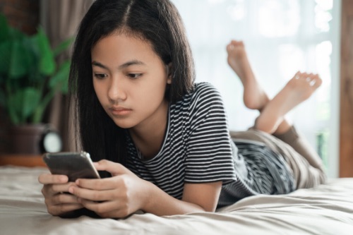 Teen Cell Phone Privacy: Should Parents Snoop?