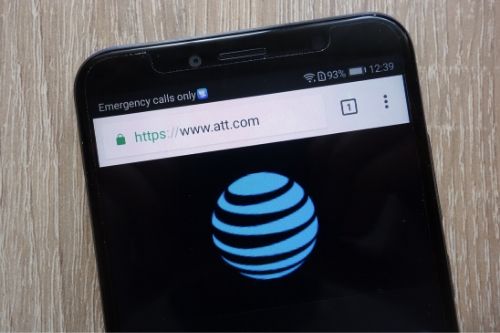 AT&T Debuts 25% Off Deal for Nurses, Doctors, and Teachers