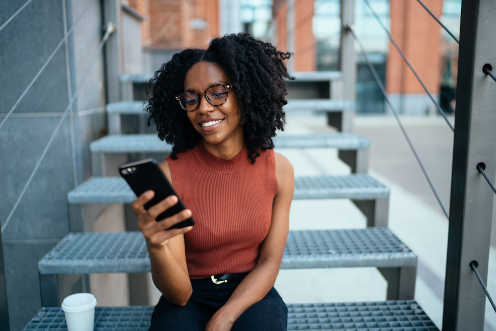 AT&T Prepaid vs. Postpaid Unlimited Plans 2026: Prices, Perks & Which to Choose