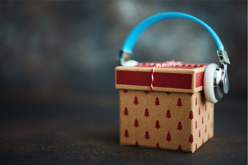 Cheap Tech Gifts Under $50 (Holiday Deals) 