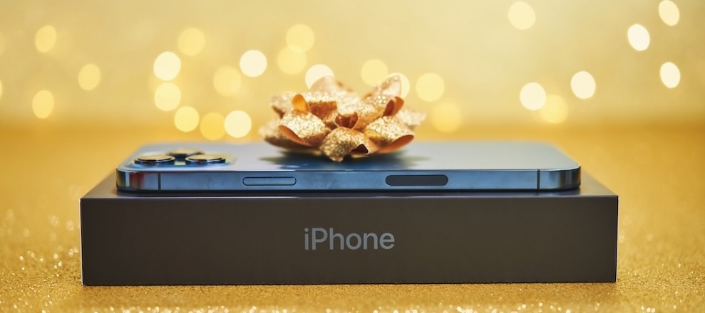 Wireless Holiday Deals and Gift Guide 2025