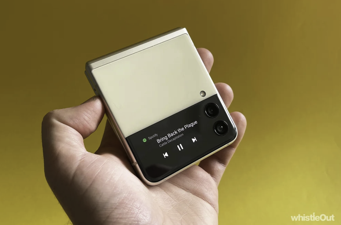 Samsung Galaxy Z Flip3 Review: Is the 5G Foldable Worth Buying