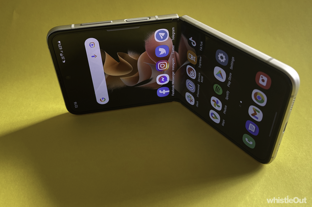 Samsung Galaxy Z Flip3