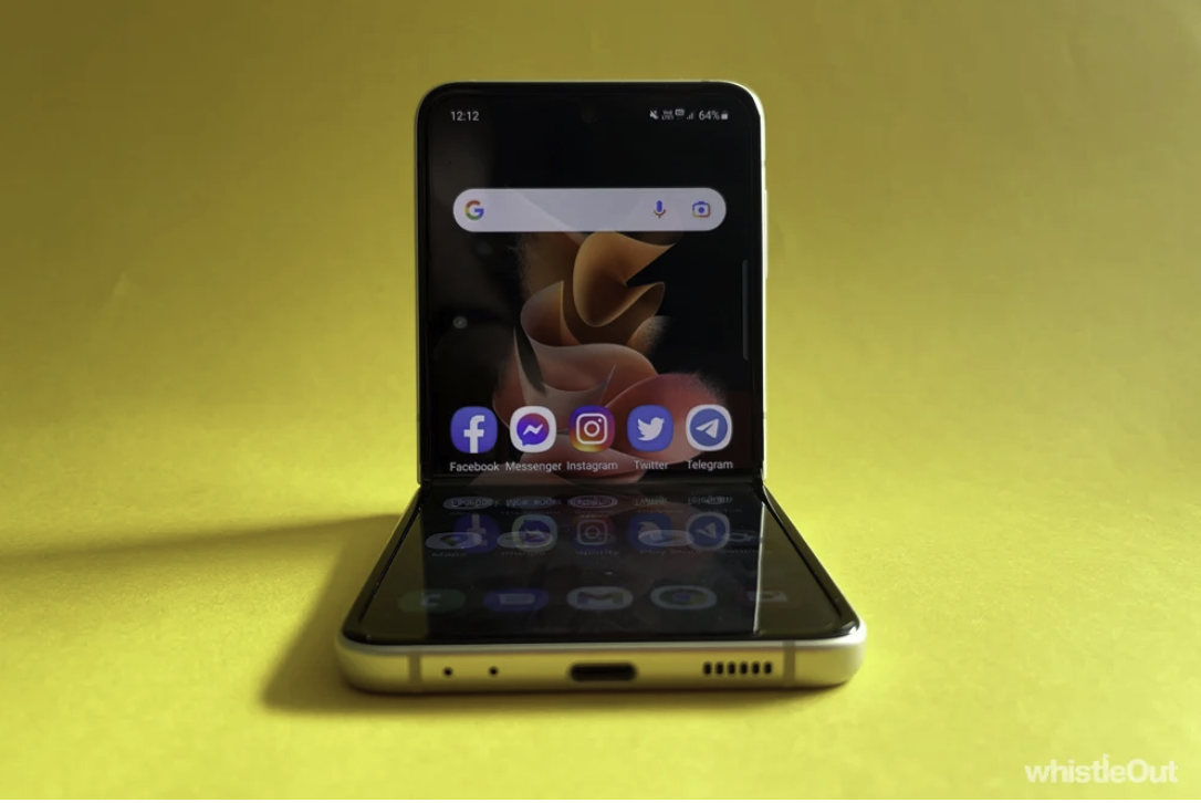 Samsung Galaxy Z Flip3 Review: Is the 5G Foldable Worth Buying?