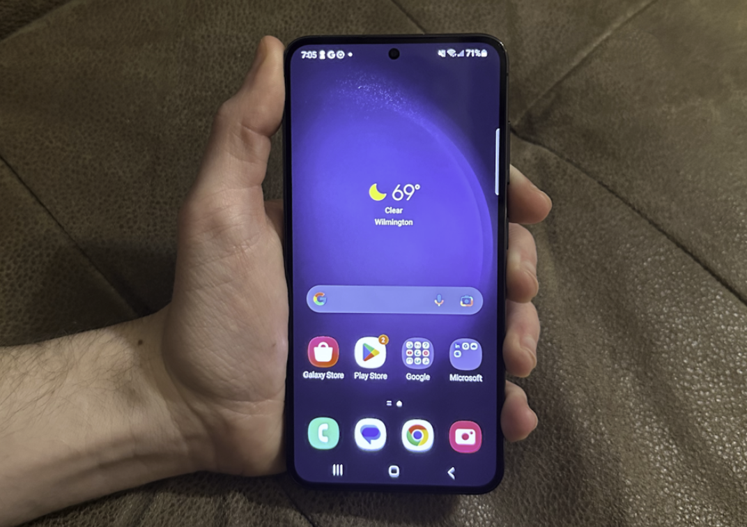 image of the galaxy S23 front display