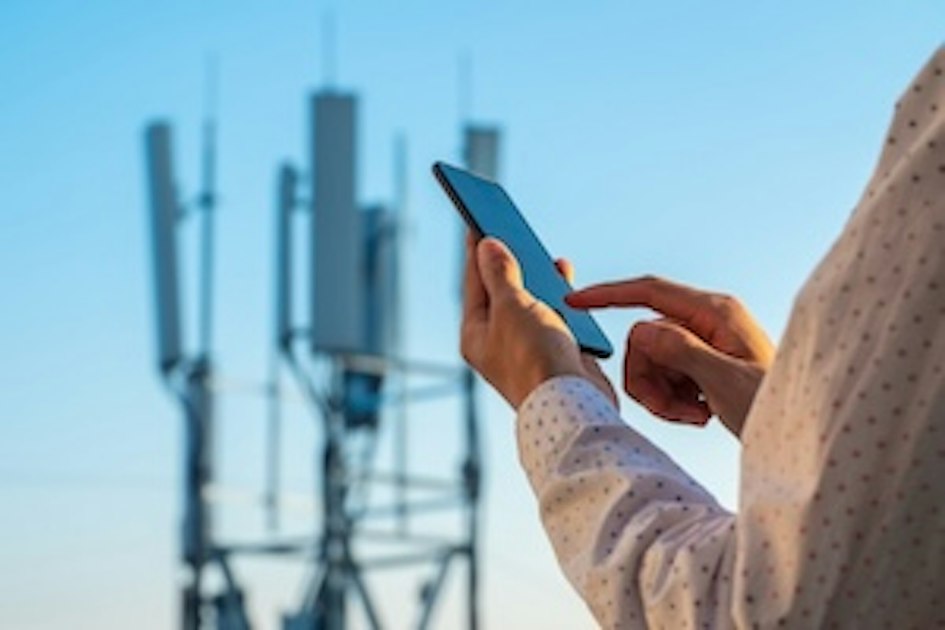 How to Stay Connected When Your Cell Service Is Down | WhistleOut