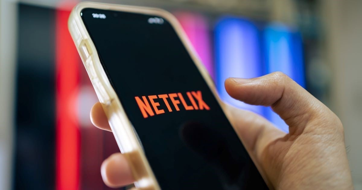 Save on Streaming: These 6 Phone Plans Include Free Netflix, Disney+ ...