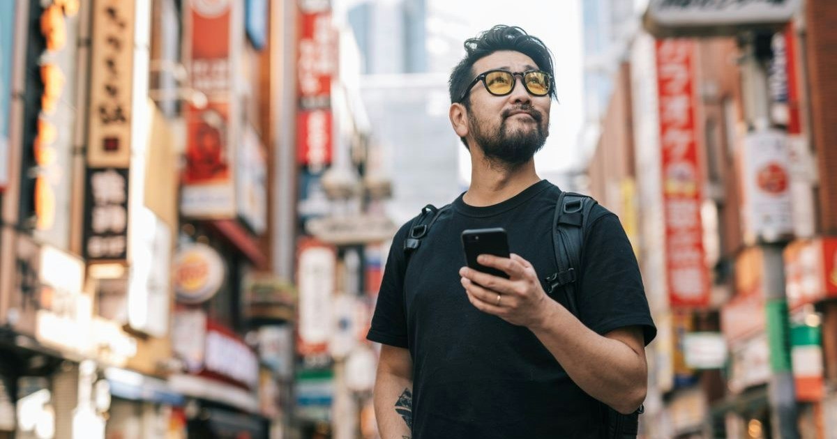 International Calling vs Roaming: What’s the Difference? | WhistleOut