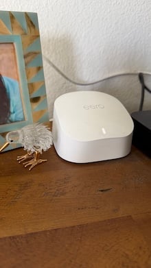 Eero mesh Wi-Fi system nodes