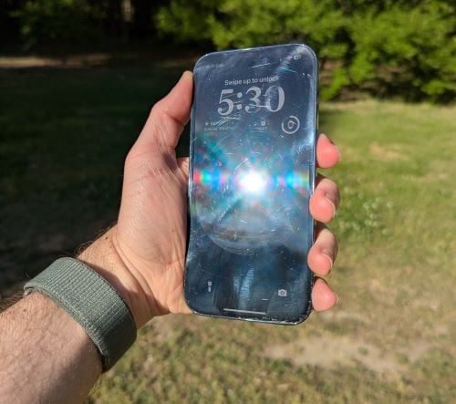 iPhone 14 Pro in direct sunlight
