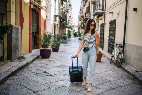 The iPhone Settings Every Woman Should Turn On Before Traveling Alone