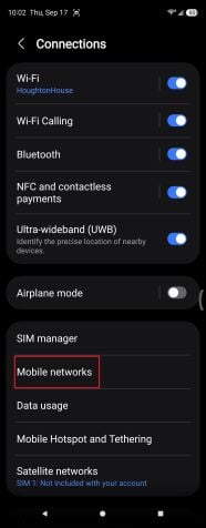 Connections screen on a Samsung Galaxy Z Fold5 with Mobile networks highlighted